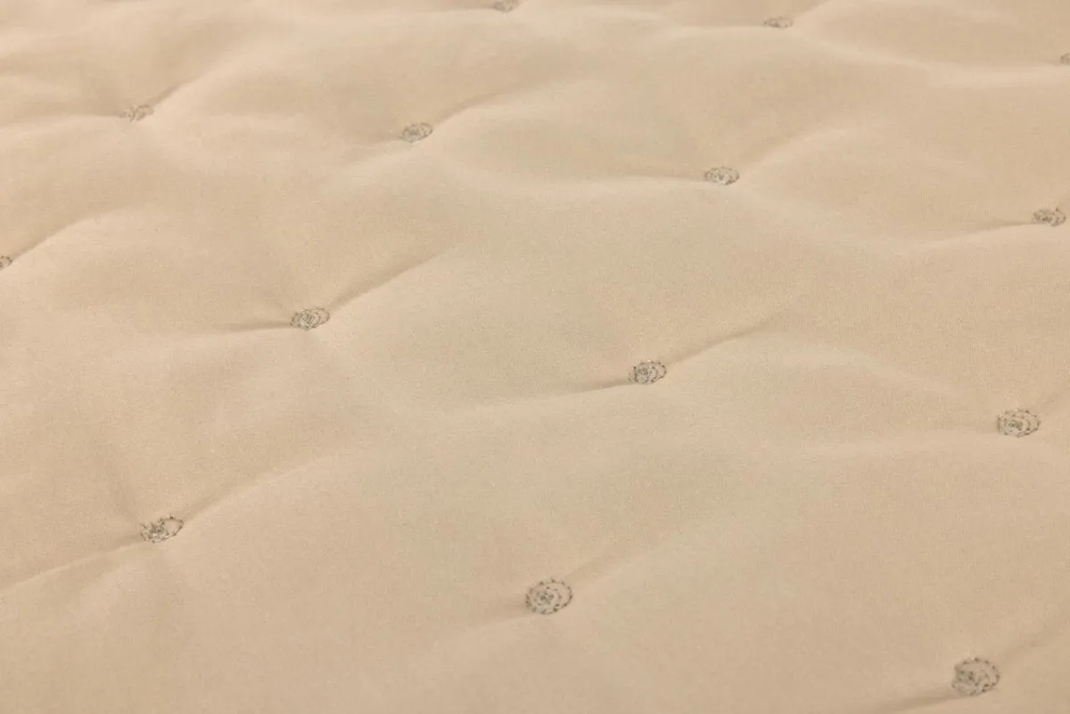 Triomphe Dune Quilts by Yves Delorme